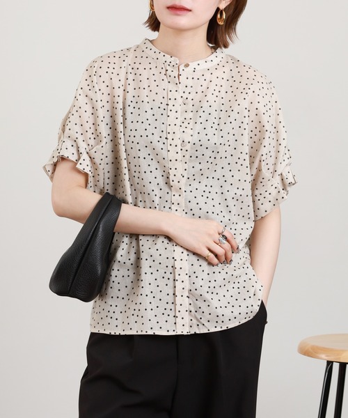 Anna Nicola(アンナニコラ)の「Anna Nicola 麻混ドットプリントタック袖ブラウス 半袖(シャツ/ブラウス・レディース・ブラック/ベージュ・38)」の11枚目の写真