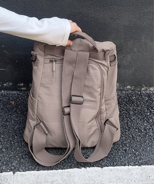 aimoha(アイモハ)の「2WAYナイロン軽量バックパック / リュックサック(バックパック/リュック・レディース・ブラック/グレー/カーキ・FREE)」の13枚目の写真