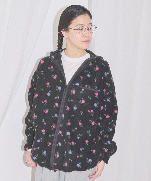 fig London(フィグロンドン)の「Rosie zip blouson(ブルゾン・レディース・ブラック/ブルー・FREE)」の2枚目の写真