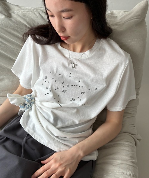 FUULLY STUDIO(フーリィーステューディオ)の「スタープリントTEE(Tシャツ/カットソー・レディース・ホワイト/グレー・FREE)」の1枚目の写真