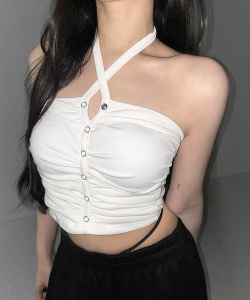 me+em select(ミームセレクト)の「【 2color 】ホルターネックスナップボタンギャザーベアトップ / halter neck snap button gathered bare top(チューブトップ・レディース・ホワイト/ブラック・FREE)」の16枚目の写真