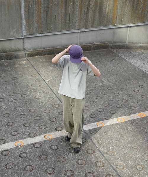 Perushu（ペルーシュ）の「ONE-POINT EMBROIDERY SLUB T SHIRT／ワンポイント刺繍ロゴスラブTシャツ（Tシャツ/カットソー・メンズ・ブラック/グレー/オフホワイト・MEDIUM/LARGE）」の21枚目の写真