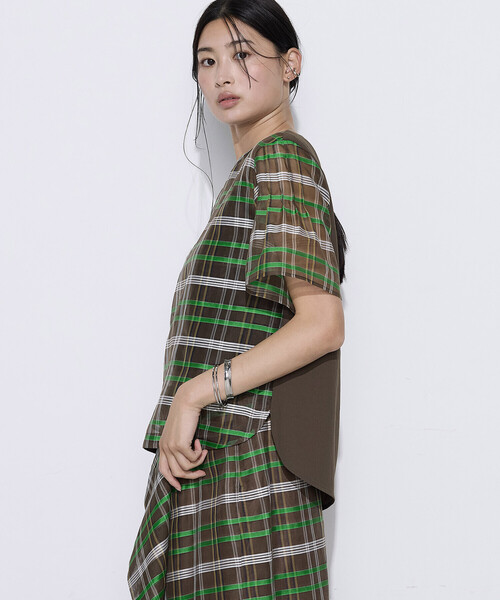 K.T KIYOKO TAKASE(キヨコタカセ)の「【セットアップ対応】シルクシアーチェック Tブラウス(シャツ/ブラウス・レディース・ブラウン系その他/ブルー系その他・9号)」の2枚目の写真