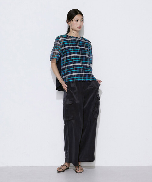 K.T KIYOKO TAKASE(キヨコタカセ)の「【セットアップ対応】シルクシアーチェック Tブラウス(シャツ/ブラウス・レディース・ブラウン系その他/ブルー系その他・9号)」の4枚目の写真