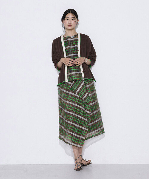 K.T KIYOKO TAKASE(キヨコタカセ)の「【セットアップ対応】シルクシアーチェック Tブラウス(シャツ/ブラウス・レディース・ブラウン系その他/ブルー系その他・9号)」の8枚目の写真