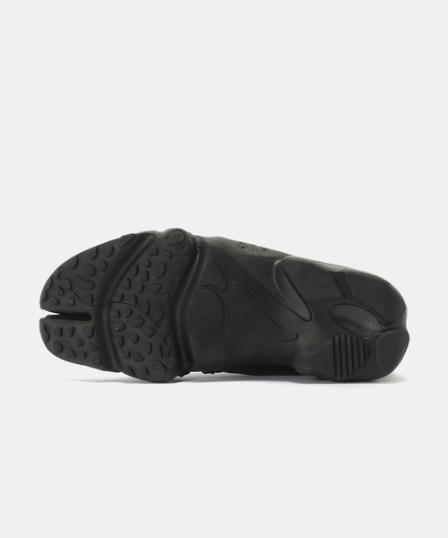 NIKE(ナイキ)の「NIKE WMNS AIR RIFT DOT IR1226-002(スニーカー・レディース・ブラック・23cm/24cm/25cm/26cm)」の5枚目の写真