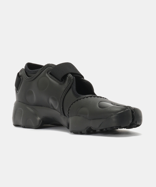 NIKE(ナイキ)の「NIKE WMNS AIR RIFT DOT IR1226-002(スニーカー・レディース・ブラック・23cm/24cm/25cm/26cm)」の4枚目の写真