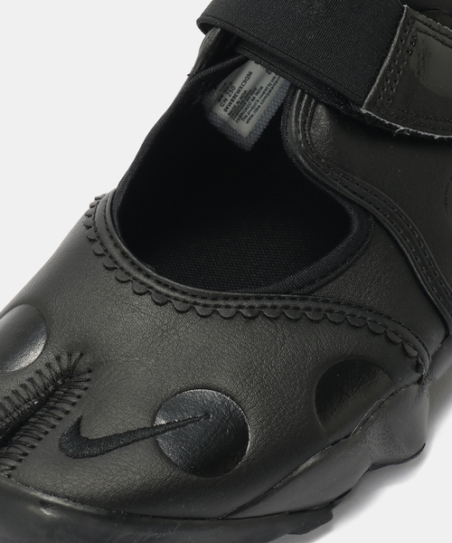 NIKE(ナイキ)の「NIKE WMNS AIR RIFT DOT IR1226-002(スニーカー・レディース・ブラック・23cm/24cm/25cm/26cm)」の3枚目の写真