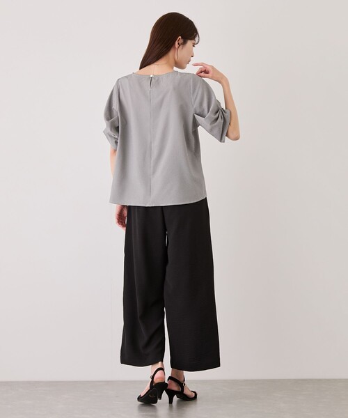 Jayro(ジャイロ)の「タックディティールスリーブブラウス(シャツ/ブラウス・レディース・ホワイト系その他/ブラック系その他/ブルー系その他5・M)」の21枚目の写真