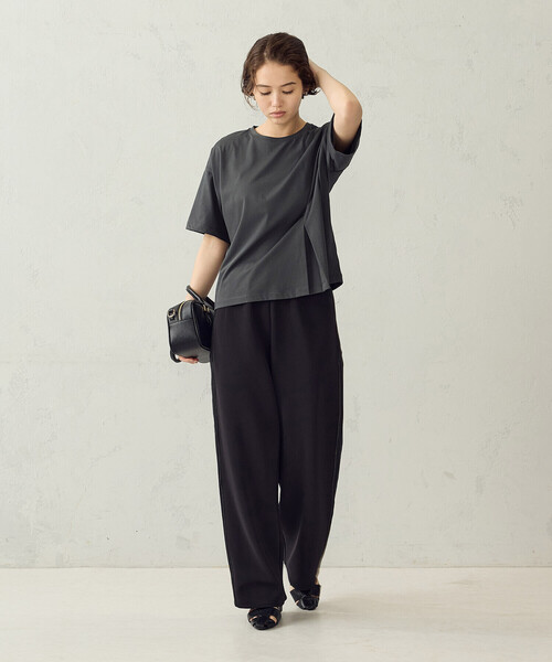 COMME CA ISM(コムサイズム)の「【接触冷感】サイドタックTシャツ(Tシャツ/カットソー・レディース・ホワイト/チャコール/カーキ・LARGE/MEDIUM)」の15枚目の写真
