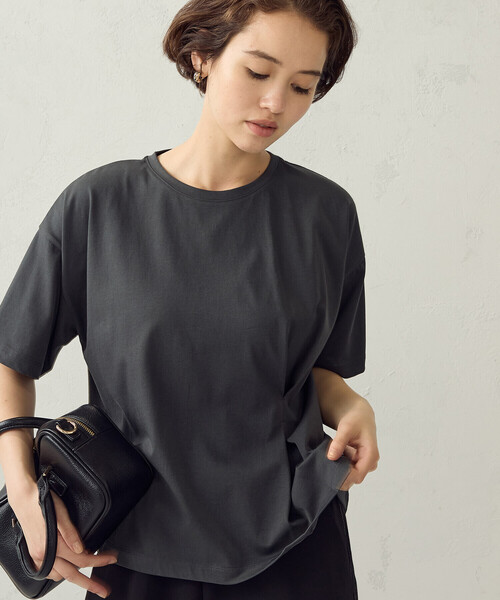 COMME CA ISM(コムサイズム)の「【接触冷感】サイドタックTシャツ(Tシャツ/カットソー・レディース・ホワイト/チャコール/カーキ・LARGE/MEDIUM)」の16枚目の写真
