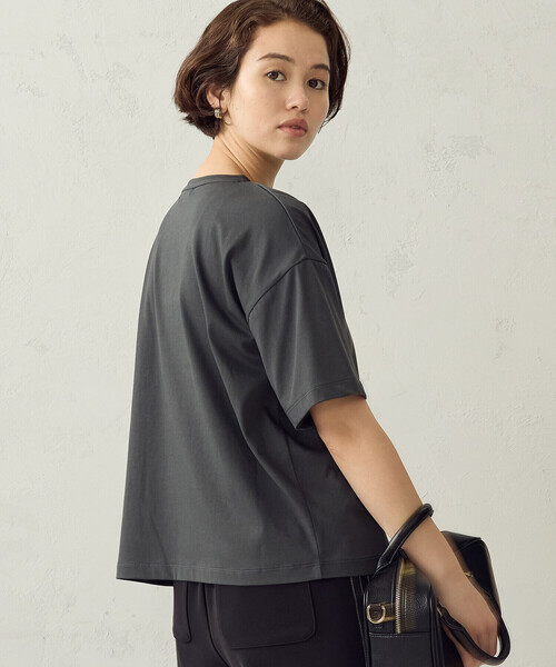 COMME CA ISM(コムサイズム)の「【接触冷感】サイドタックTシャツ(Tシャツ/カットソー・レディース・ホワイト/チャコール/カーキ・LARGE/MEDIUM)」の17枚目の写真