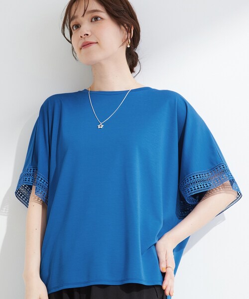 SHOO・LA・RUE（シューラルー）の「【ひんやり/UV】お袖レースが上品 ゆったりとろみトップス（Tシャツ/カットソー・レディース・ブラック/キャメル/ブルー系その他/サックスブルー/ホワイト/ベージュ・00）」の5枚目の写真