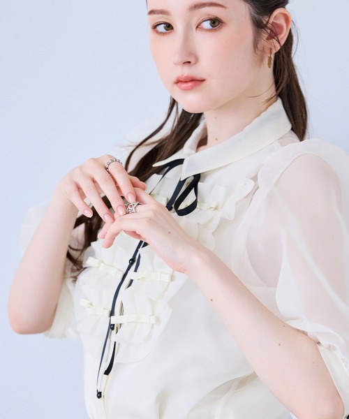 Audie a Muses（オーディアミューズ）の「リボン付きブラウス（シャツ/ブラウス・レディース・ブラック/オフホワイト・38/42）」の6枚目の写真