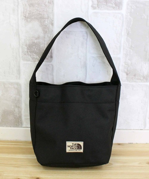 THE NORTH FACE(ザノースフェイス)の「TNF トリグバッグ ミニ Wl Trig Bag Mini 韓国限定(トートバッグ・レディース・ブラック・ONE)」の1枚目の写真