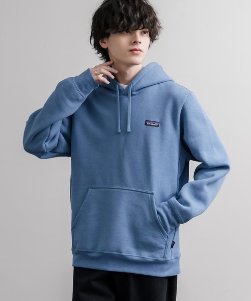 patagonia(パタゴニア)の「Patagonia パタゴニア M'S P 6 LABEL UPRISAL HOODY ラベルアップライザルフーディ/裏起毛長袖プルオーバーパーカー(パーカー・メンズ・ブラック/ブルー・XL/L/M/S)」の2枚目の写真