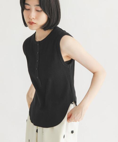 KBF(ケイビーエフ)の「ワッフルヘンリーネックタンクトップ(タンクトップ・レディース・オートミール/ブラック・ONE)」の14枚目の写真
