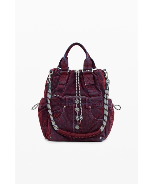 Desigual(デシグアル)の「ミディアムデニムバックパック(バックパック/リュック・レディース・レッド・FREE)」の1枚目の写真