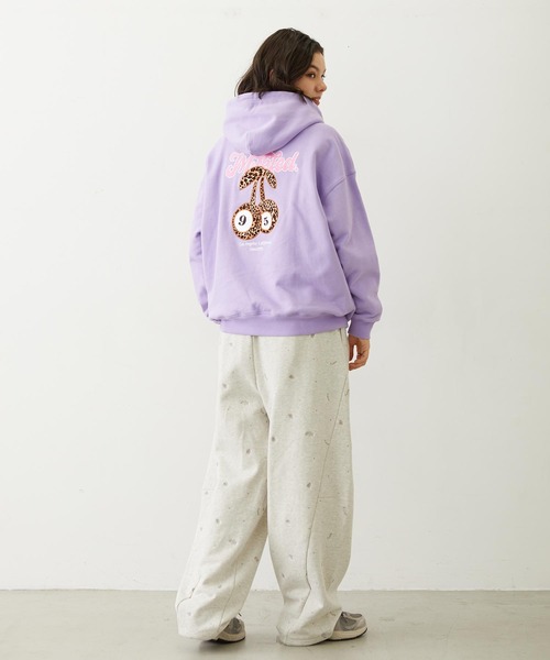 MILKFED.（ミルクフェド）の「LEOPARD PRINT CHERRY PATCH SWEAT HOODIE（パーカー・レディース・ブラック/オフホワイト/ライトパープル・M/L）」の19枚目の写真