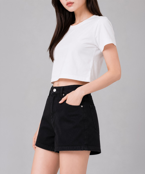 NinaetLina(ニナエリナ)の「デニムショートパンツ(デニムパンツ・レディース・ホワイト/ブラック・M/L/S)」の7枚目の写真