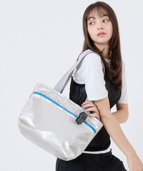 LeSportsac(レスポートサック)の「【DORAEMON】TWO HANDLE ZIP TOTE(トートバッグ・レディース・シルバー・FREE)」の1枚目の写真