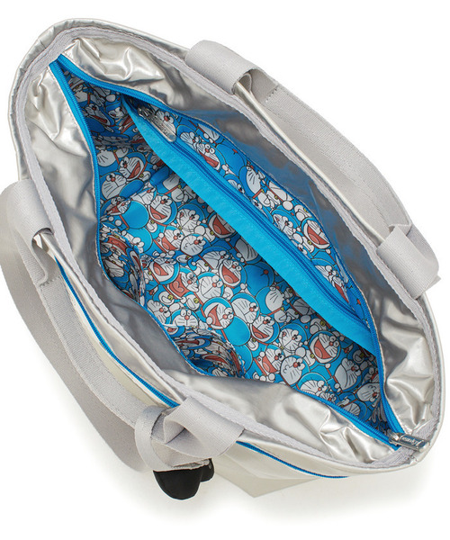 LeSportsac(レスポートサック)の「【DORAEMON】TWO HANDLE ZIP TOTE(トートバッグ・レディース・シルバー・FREE)」の8枚目の写真