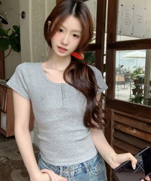 ヘンリーネック刺繍ポイント入りTシャツ