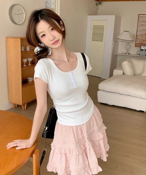 Girly Doll(ガーリードール)の「ヘンリーネック刺繍ポイント入りTシャツ(Tシャツ/カットソー・レディース・グレー/ブラック/ホワイト・FREE)」の20枚目の写真