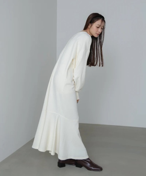 Bab(バブ)の「【選べるサイズ展開】前後2WAYホックプリントマーメイドスウェットワンピース(ワンピース・レディース・チャコールグレー/アイボリー/杢グレー・SMALL/MEDIUM)」の8枚目の写真