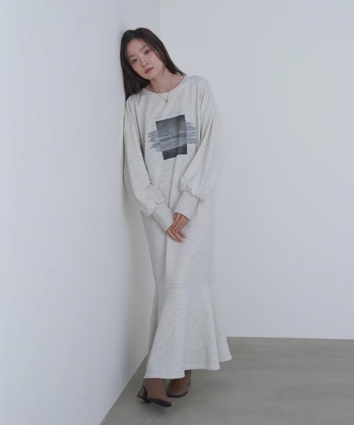 Bab(バブ)の「【選べるサイズ展開】前後2WAYホックプリントマーメイドスウェットワンピース(ワンピース・レディース・チャコールグレー/アイボリー/杢グレー・SMALL/MEDIUM)」の19枚目の写真