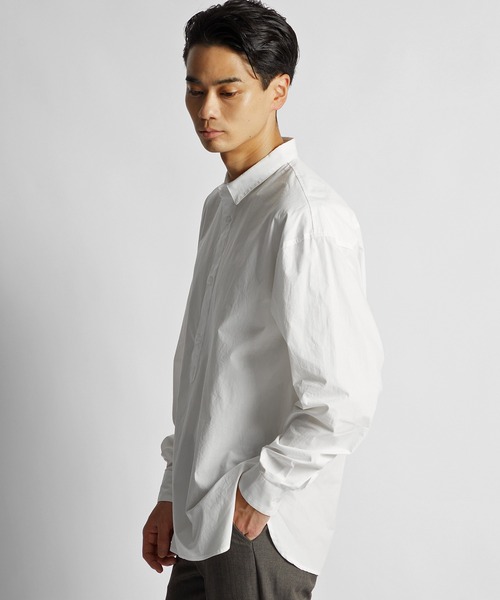 LANVIN en Bleu（ランバンオンブルー）の「タイプライター ショートカラー プルオーバーシャツ（シャツ/ブラウス・メンズ・オリーブ/ホワイト/ネイビー・46/50/52/48）」の2枚目の写真