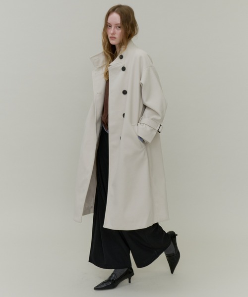 Plumel(プルメル)の「Stand Collar Sleeve Belt Long Coat / ウールライクスタンドカラーロングコート(ステンカラーコート・レディース・オフホワイト/ブラック・MEDIUM)」の16枚目の写真