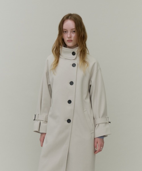 Plumel(プルメル)の「Stand Collar Sleeve Belt Long Coat / ウールライクスタンドカラーロングコート(ステンカラーコート・レディース・オフホワイト/ブラック・MEDIUM)」の6枚目の写真