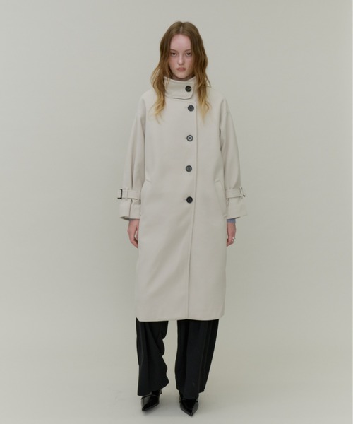 Plumel(プルメル)の「Stand Collar Sleeve Belt Long Coat / ウールライクスタンドカラーロングコート(ステンカラーコート・レディース・オフホワイト/ブラック・MEDIUM)」の13枚目の写真