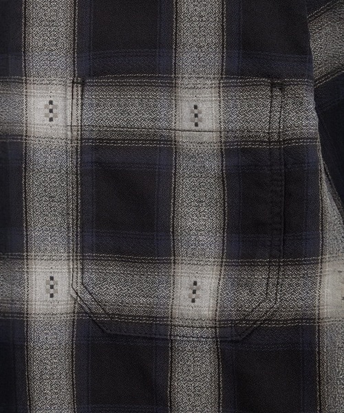 VANS(バンズ)の「LARKSPUR ジップフランネルシャツ / Larkspur Zip Plaid Flannel Shirt Black VN000U57BLK1(シャツ/ブラウス・メンズ・ブラック・X-LARGE/SMALL/MEDIUM/LARGE)」の4枚目の写真