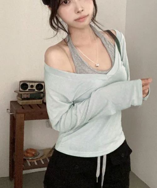 VIVID LADY(ビビッドレディー)の「配色ホルターネックインナードッキング Vネック長袖トップス(Tシャツ/カットソー・レディース・チャコールグレー/ライトブルー/グリーン・FREE)」の20枚目の写真