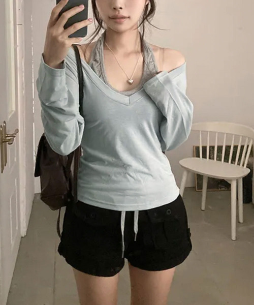 VIVID LADY(ビビッドレディー)の「配色ホルターネックインナードッキング Vネック長袖トップス(Tシャツ/カットソー・レディース・チャコールグレー/ライトブルー/グリーン・FREE)」の9枚目の写真