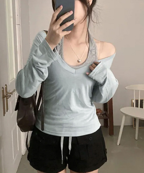 VIVID LADY(ビビッドレディー)の「配色ホルターネックインナードッキング Vネック長袖トップス(Tシャツ/カットソー・レディース・チャコールグレー/ライトブルー/グリーン・FREE)」の10枚目の写真