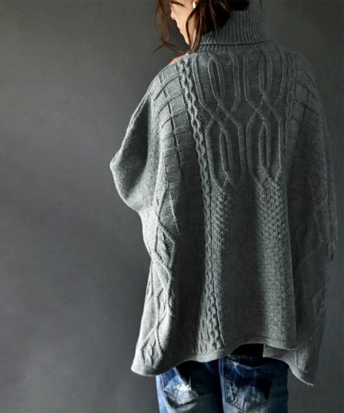 antiqua（アンティカ）の「ケーブル編みドルマンニット（ニット/セーター・レディース・ブラック/グレー・M）」の4枚目の写真