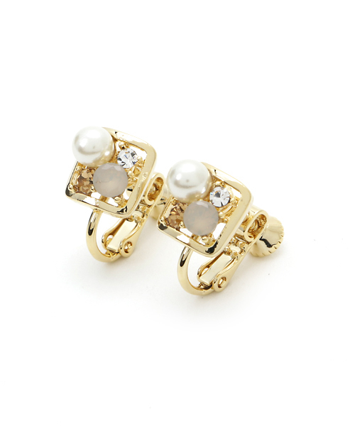 PLAIN CLOTHING（プレーンクロージング）の「スクエアパールビジューイヤリング【PLAIN CLOTHING】（イヤリング・レディース・グレー/クリア/ブラック/ブラウン・FREE）」の7枚目の写真