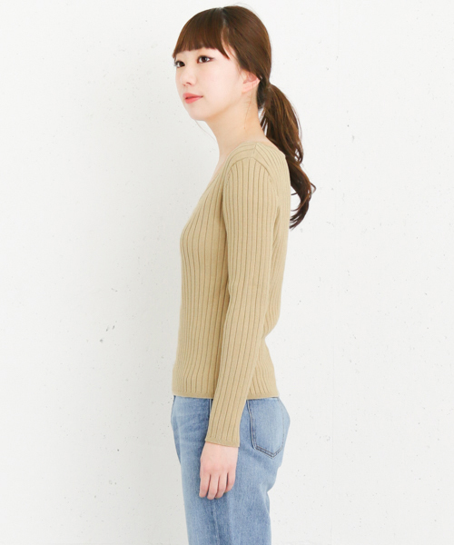 KBF+(ケービーエフプラス)の「KBF+ ラウンドVネックニット(ニット/セーター・レディース・ブラック/オフホワイト/ベージュ・ONE)」の5枚目の写真