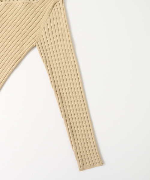 KBF+(ケービーエフプラス)の「KBF+ ラウンドVネックニット(ニット/セーター・レディース・ブラック/オフホワイト/ベージュ・ONE)」の8枚目の写真