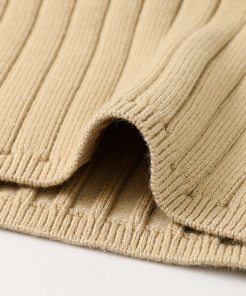 KBF+(ケービーエフプラス)の「KBF+ ラウンドVネックニット(ニット/セーター・レディース・ブラック/オフホワイト/ベージュ・ONE)」の9枚目の写真
