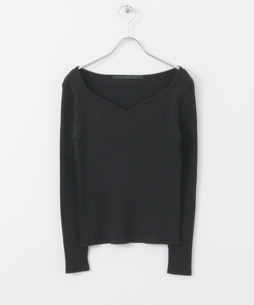 KBF+(ケービーエフプラス)の「KBF+ ラウンドVネックニット(ニット/セーター・レディース・ブラック/オフホワイト/ベージュ・ONE)」の12枚目の写真