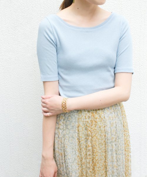 SLOBE IENA(スローブイエナ)の「エアリーテレコボートネックプルオーバー◆(Tシャツ/カットソー・レディース・グレー/ナチュラル/サックスブルー/ブラック系その他・FREE)」の4枚目の写真