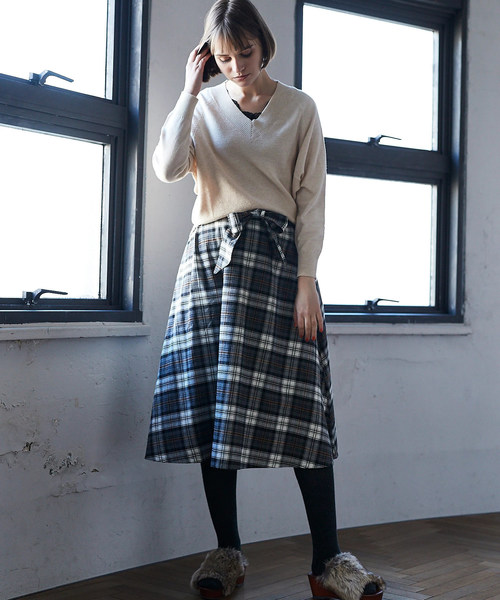 AMERICAN HOLIC(アメリカンホリック)の「・ベルト付チェックフレアスカート(スカート・レディース・ネイビー/グレー/レッド/ダークグレー/ブルーグリーン/ダークベージュ/ダークネイビー・FREE)」の16枚目の写真