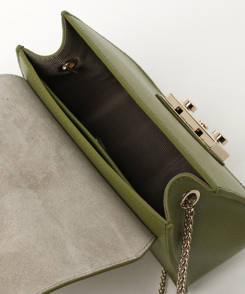 FURLA(フルラ)の「メトロポリス ミニ クロスボディバッグ(ショルダーバッグ・レディース・セージグリーン・ONE SIZE)」の3枚目の写真