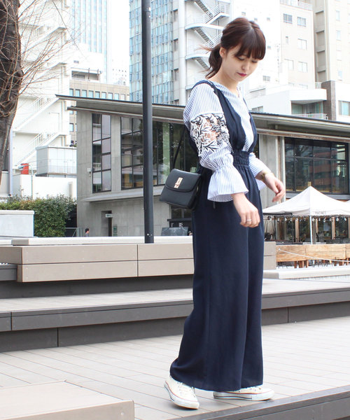 12Twelve Agenda(トゥエルブ アジェンダ)の「サスペンダー付きワイドパンツ(サロペット/オーバーオール・レディース・ネイビー/ブルー/グレイッシュベージュ/ブラック・M)」の16枚目の写真