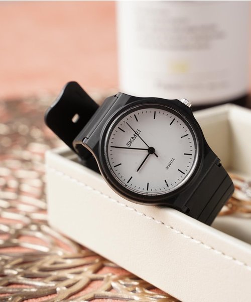 おしゃれスタ（オシャレスタ）の「【OSHARESTA★TOKYO】ウォッチコレクション　スマートカジュアル ウォッチ（アナログ腕時計・レディース・ブラック/シルバー/ゴールド/ブルー/ブルー系その他/グリーン/レッド/ブラック系その他3/ブラック×ホワイト/カーキ/ブラック系その他/ブラック系その他2/ブラック系その他4・FREE）」の3枚目の写真