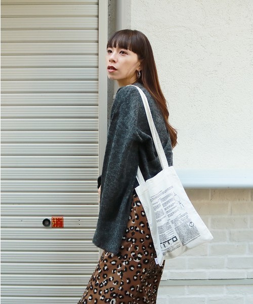 TODAYFUL（トゥデイフル）の「Vintageプリントトートバッグ（トートバッグ・レディース・オフホワイト・FREE）」の9枚目の写真